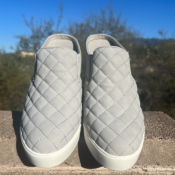 NEW‼️ Quilted Slip-On Wedge Style Sneaker Bootie Mules Clog Slides - Picture 3 of 17